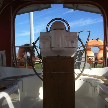Boat At - Seehund 보트호텔 *